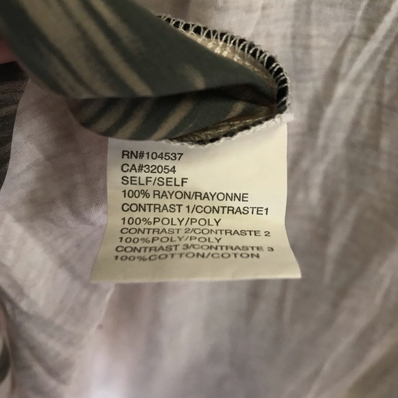 Anthropologie TINY ikat v neck top small - Picture 4 of 4